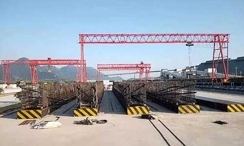 集裝箱碼頭為何選用輪胎式吊鉤龍門吊？/ 輪胎式結(jié)構(gòu)在靈活性上有何優(yōu)勢？